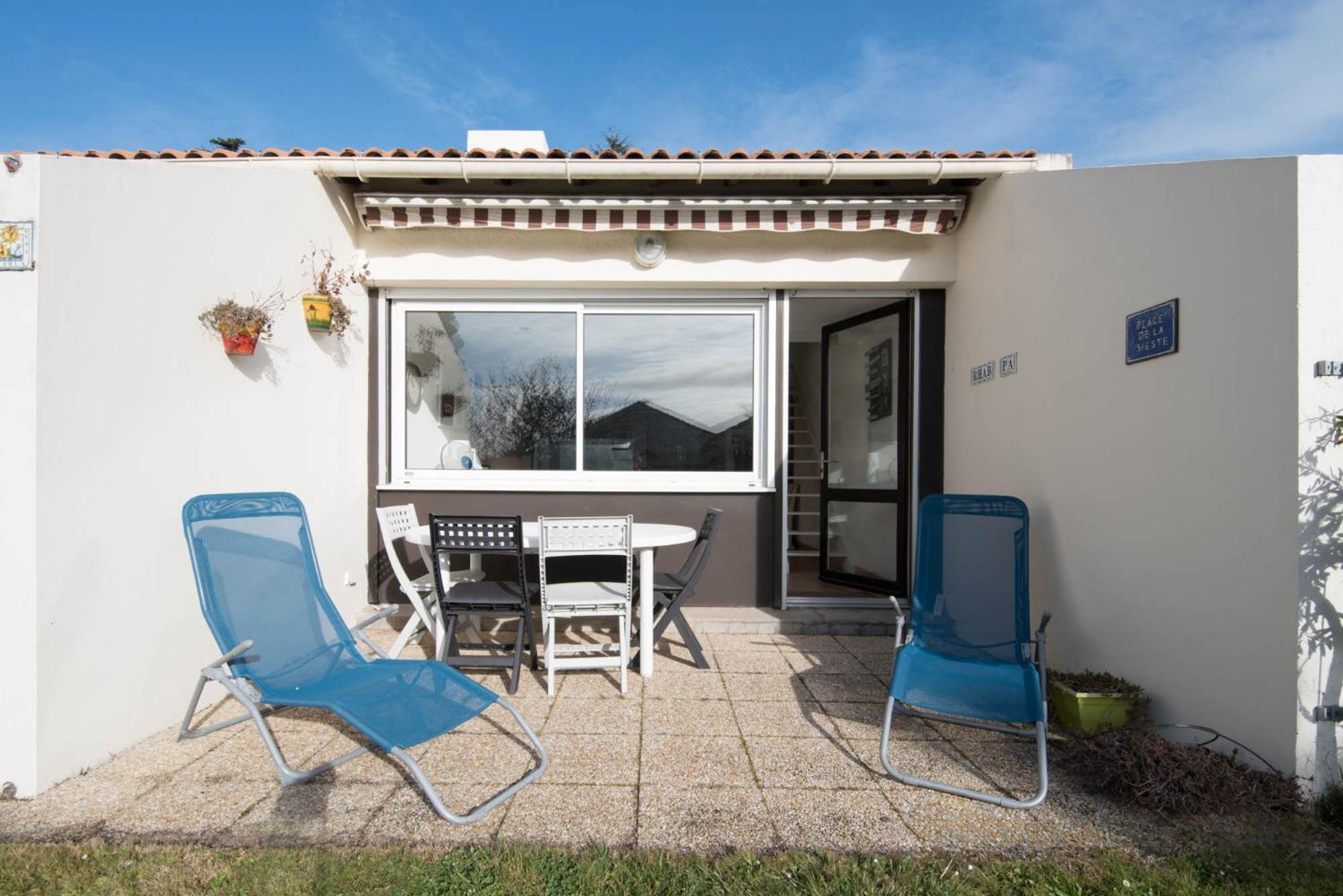 Maison Dans Residence Calme + Piscine A פורניק מראה חיצוני תמונה